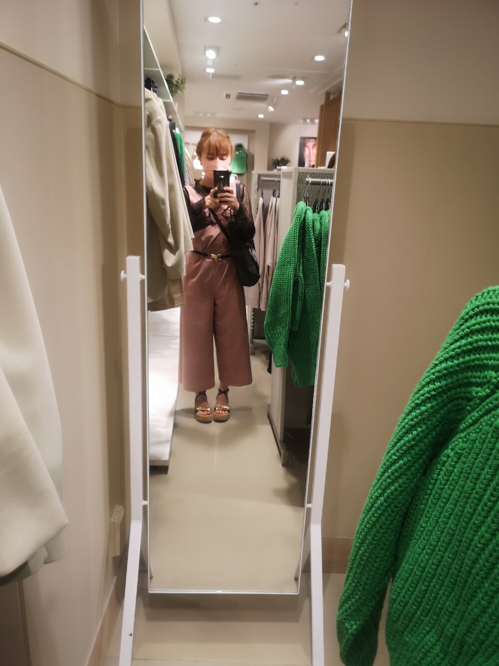 「きれいめカジュアル、ピンクコーデ、ヴィトン、セリーヌ、夏コーデ」｜「LOUIS VUITTONのアイテム（その他シューズ、その他）」を使った、cinamon47さん（レディース・153cm）の夏コーディネートの1枚目の写真