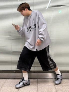 「アイテム（スニーカー）」を使った、꽃/hanangさん（メンズ・168cm）の秋コーディネート