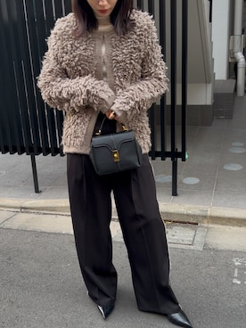 「アイテム（スラックス、ブラック系）」を使った、yuiさん（レディース・162cm）の冬コーディネート