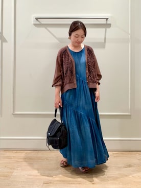 「MICO COULIER（ミコクリエ）のブラストデニムティアードワンピース（ワンピース、ブルー系）」を使った、shinoさん（レディース・156cm）の夏コーディネート