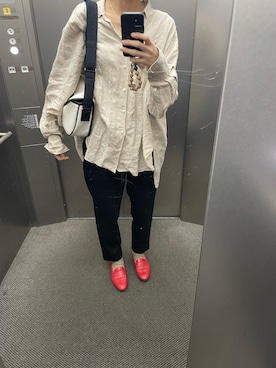 「JUN MIKAMI（ジュンミカミ）のアイテム（シャツ/ブラウス、ベージュ系）」を使った、eriさん（レディース・169cm）の春コーディネート