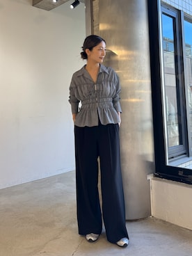 「CODE A（コードエー）のlight shirred check blouse（シャツ/ブラウス、ブラック系）」を使った、uchi__yamaさん（レディース・170cm）の秋コーディネート