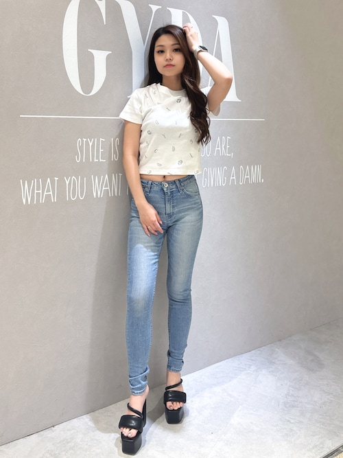 セール】ミドルウエストSHAPELYスキニーデニムパンツ（デニムパンツ