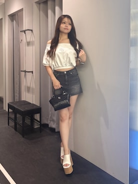 「GYDA（ジェイダ）のコルクチャンキーサンダル（サンダル、ホワイト系）」を使った、rimikaさん（レディース・157cm）の夏コーディネート