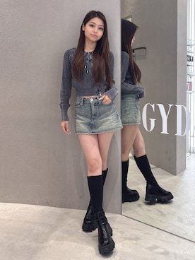 「アイテム（デニムスカート）」を使った、rimikaさん（レディース・157cm）の秋コーディネート