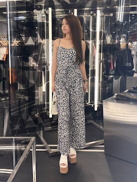 「GYDA（ジェイダ）のコルクチャンキーサンダル（サンダル、ホワイト系）」を使った、rimikaさん（レディース・157cm）の夏コーディネート