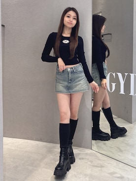 「アイテム（デニムスカート）」を使った、rimikaさん（レディース・157cm）の秋コーディネート
