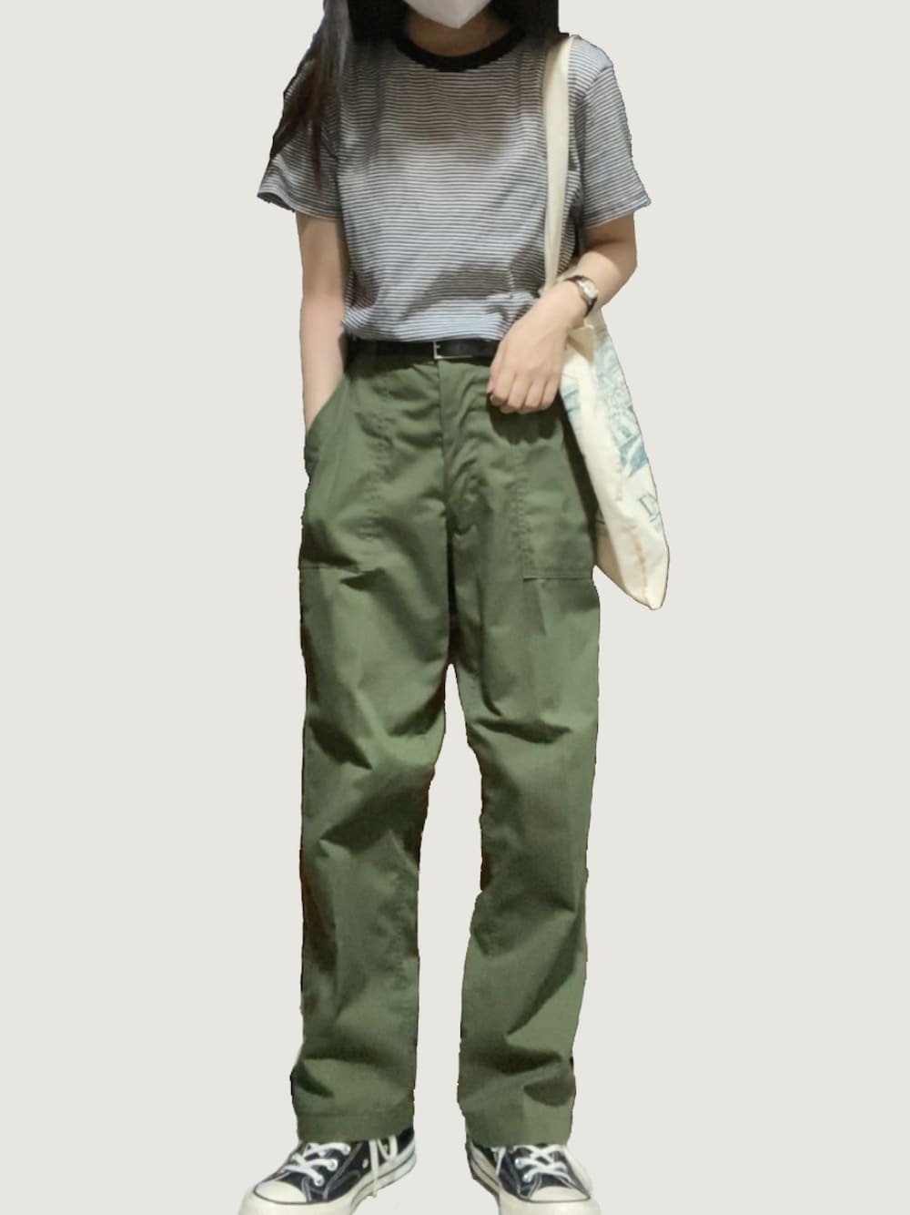 「夏コーデ、カジュアルコーデ、Tシャツ、ベイカーパンツ、トートバッグ、コンバース、converse」｜「BONLECILLの【2枚入り】【PBPオーガニックコットン】半袖 2PACK Tシャツ＜サステナブル＞（Tシャツ/カットソー、ブラック系）」を使った、y02さん（レディース・157cm）の夏コーディネートの1枚目の写真