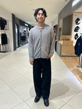 「アイテム（スリッポン）」を使った、makoさん（メンズ・180cm）の秋コーディネート