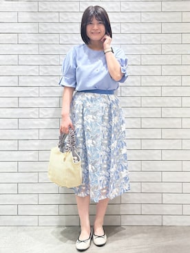 「index（インデックス）の【接触冷感】タックパフスリーブブラウス《吸水速乾/防シワ/洗濯機OK/XS～3L/6col》（シャツ/ブラウス、ブルー系）」を使った、MINさん（レディース・155cm）の春コーディネート