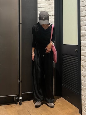 「COLONY 2139（コロニートゥーワンスリーナイン）のアイテム（Tシャツ/カットソー）」を使った、はるなさん（レディース・160cm）の秋コーディネート