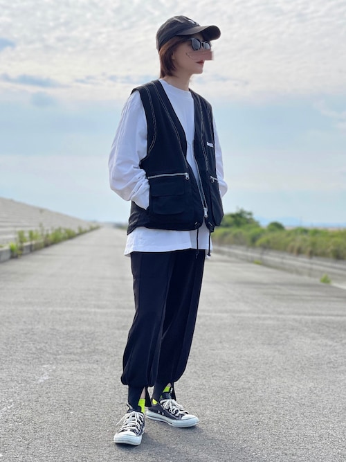 Supreme のベストを使った「ロンT」の人気ファッション