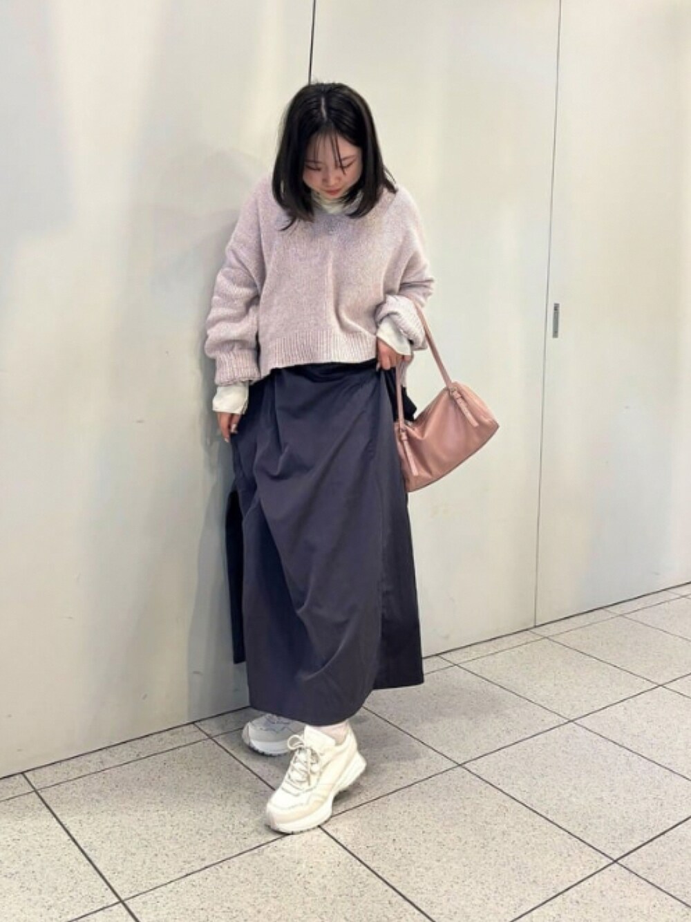 「スニーカー、スニーカーコーデ、厚底シューズ、春色、春コーデ、グリッター、スニーカー女子、ニュアンスカラー、Lucida」｜「Lucidaの【25SS新作】Phobos/グリッター厚底スニーカー（スニーカー、ベージュ系）」を使った、Lucidaさん（レディース・150cm）の春コーディネートの1枚目の写真