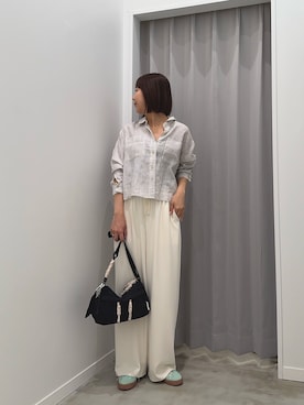 「fredy emue（フレディエミュ）のLINEN100 クロップドシャツ（シャツ/ブラウス、ベージュ系）」を使った、かりんこさん（レディース・170cm）の春コーディネート