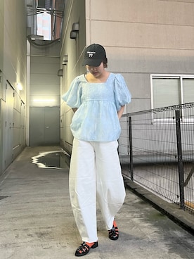 「fredy emue（フレディエミュ）のカーブデニムパンツ（デニムパンツ）」を使った、かりんこさん（レディース・170cm）の春コーディネート