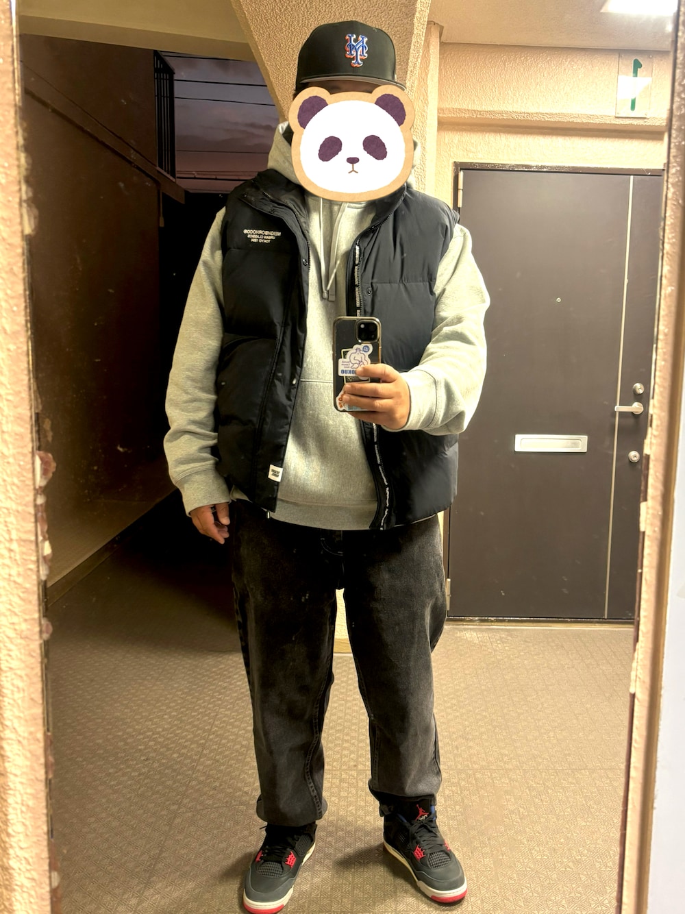 NEIGHBORHOODのダウンベストを使った人気ファッションコーディネート