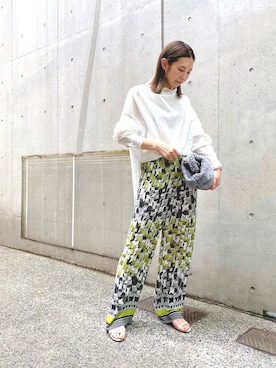 「allureville（アルアバイル）の＜予約＞MANTECO ドレープネックプルオーバー（シャツ/ブラウス、ホワイト系）」を使った、OMOMOさん（レディース・165cm）の夏コーディネート