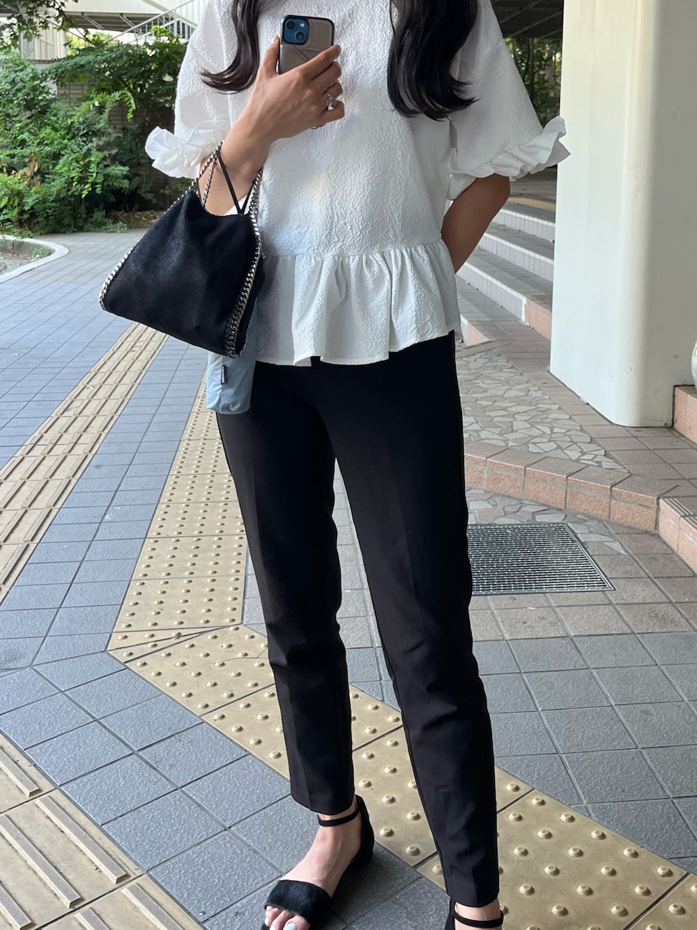 「大人かわいい、カジュアル、シンプルコーデ、シンプル、シンプルスタイル、夏コーデ、夏、summer、summer style」｜「GUのアイテム（パンツ、ブラック系）」を使った、SHINO.ISHIMARUさん（レディース・162cm）の夏コーディネートの1枚目の写真