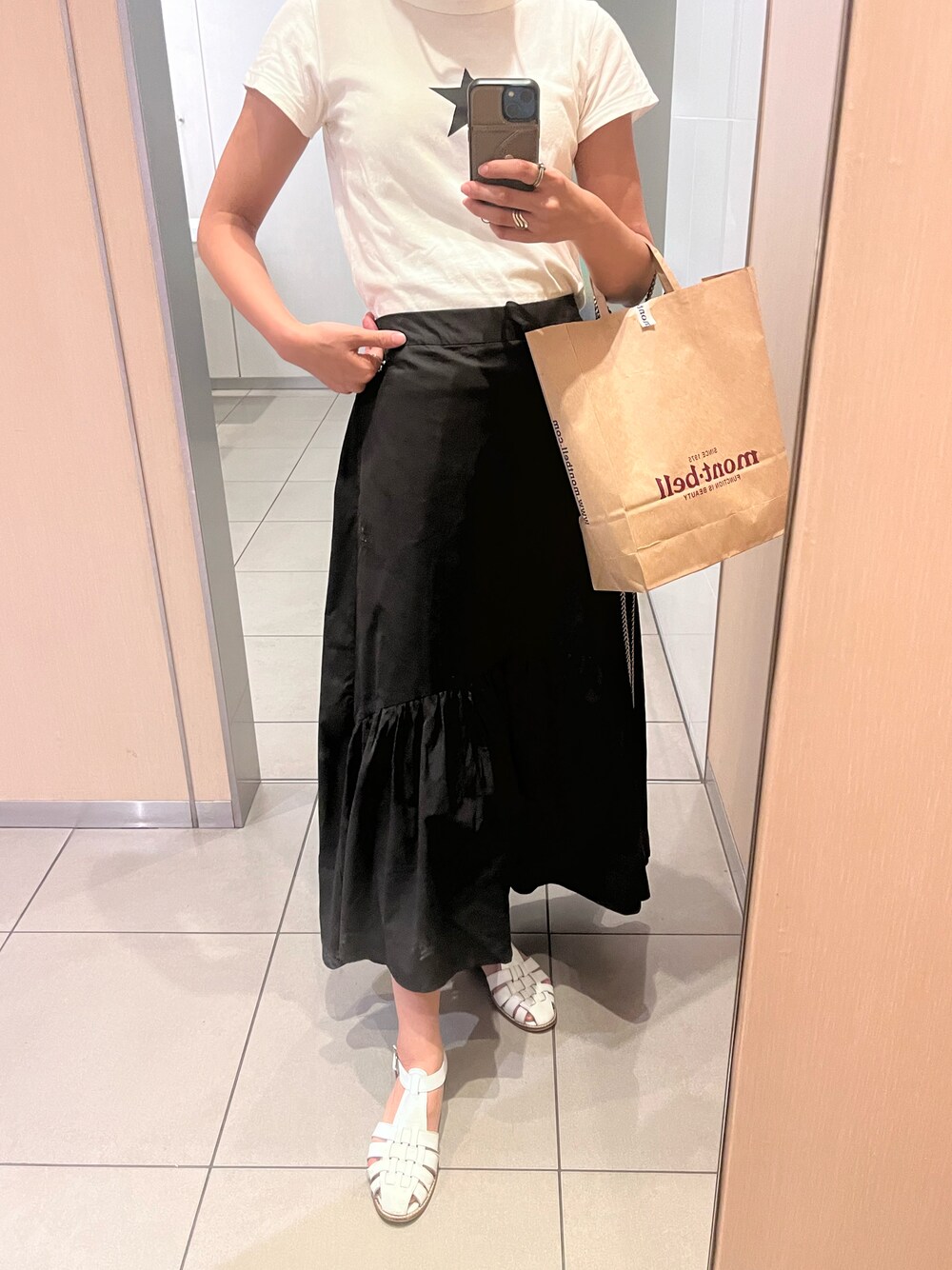 「summer、summer style、summer outfit、夏コーデ、夏、夏服、シンプルコーデ、シンプル」｜「agnes b.のST69 TS エトワールTシャツ（Tシャツ/カットソー、ホワイト系）」を使った、SHINO.ISHIMARUさん（レディース・162cm）の夏コーディネートの1枚目の写真