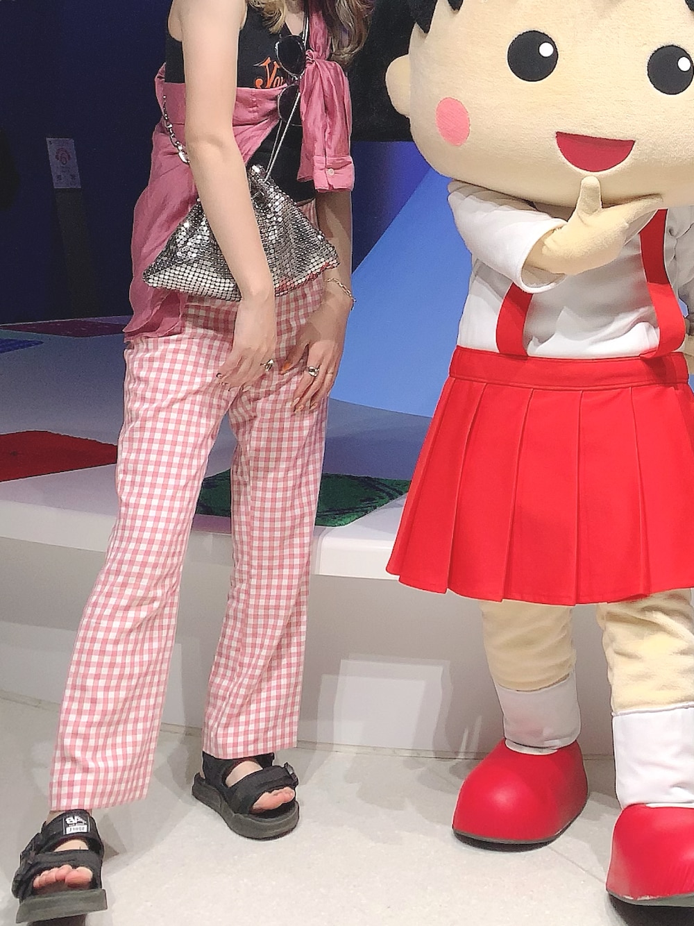「ZARA、BIGOTRE、Ungrid、たすき掛け、ギンガムチェック、ピンク、ピンクコーデ、ギンガムチェックパンツ、カラーパンツ」｜「ZARAのアイテム（パンツ、ピンク系）」を使った、erinko（@_mico.com_）さん（レディース・161cm）の夏コーディネートの1枚目の写真