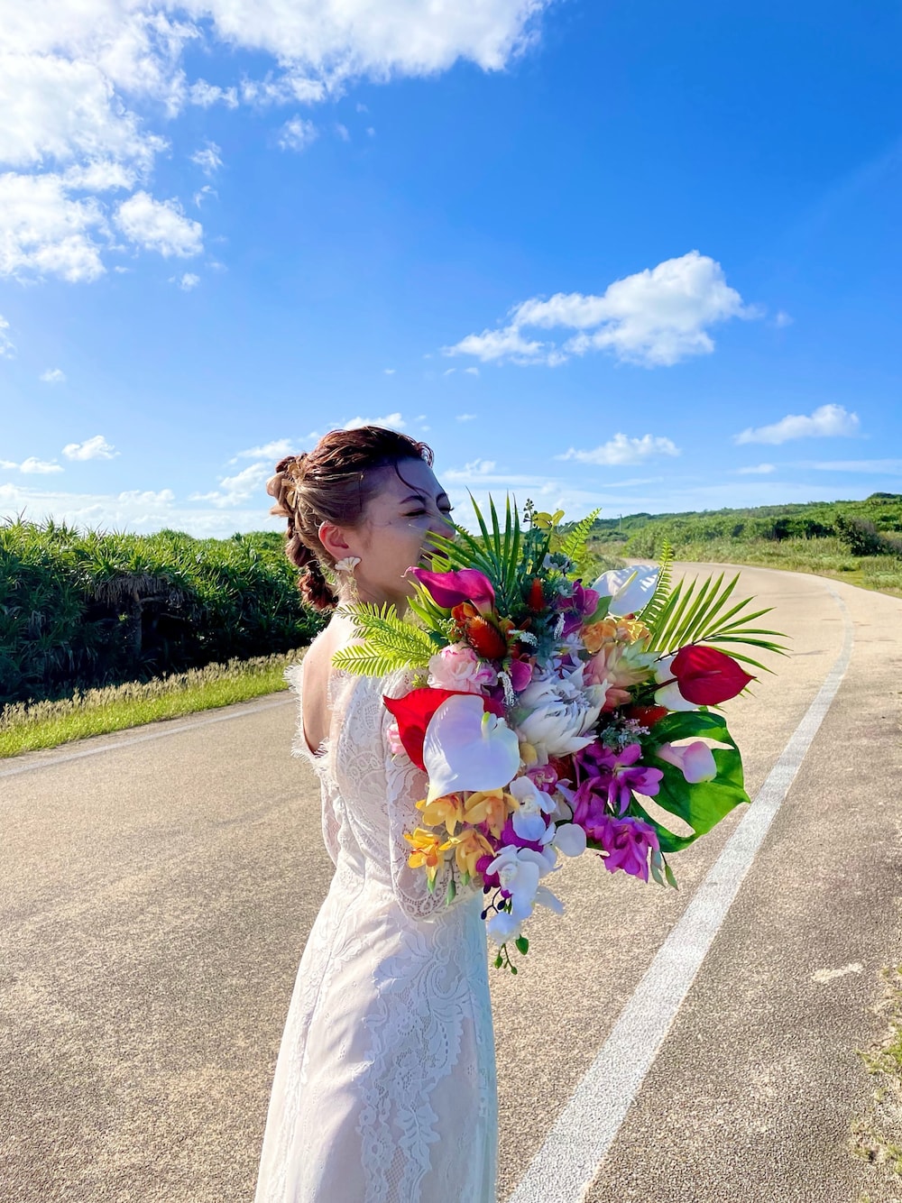 「ウェディングドレス、ウェディングフォト、宮古島、ウェディングブーケ、旅行、ヘアアレンジ」｜「mico（@_mico.com_）のアイテム（ピアス（両耳用）、ゴールド系）」を使った、erinko（@_mico.com_）さん（レディース・161cm）の秋コーディネートの1枚目の写真
