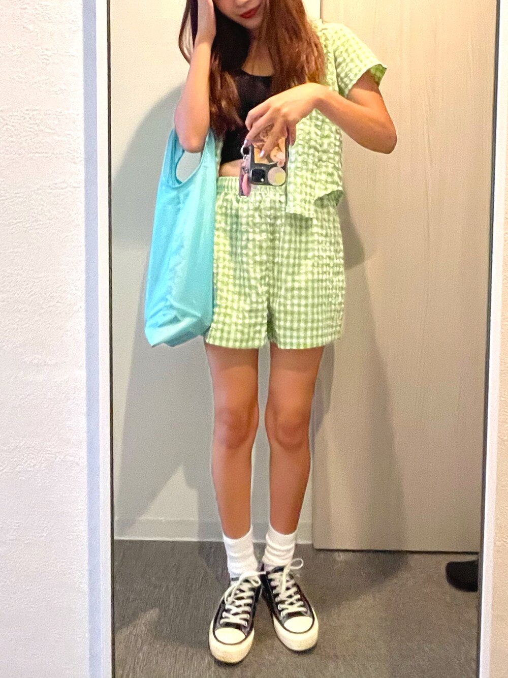 「休日スタイル、旅行、旅行コーデ、セットアップ、セットアップスタイル、グリーン、グリーンコーデ、カラーコーデ」｜「SHEINのアイテム（セットアップ、グリーン系）」を使った、erinko（@_mico.com_）さん（レディース・161cm）の秋コーディネートの1枚目の写真