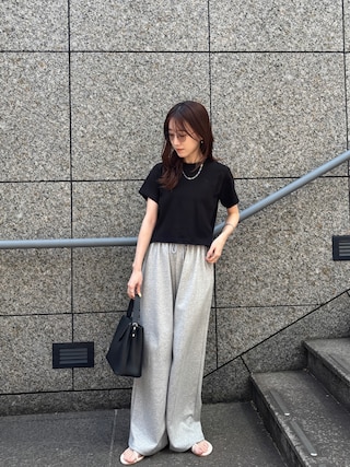 レインボー様②C6264 AmericanaスリットTシャツコーデ バックスリットTシャツ」の人気ファッションコーディネート - WEAR