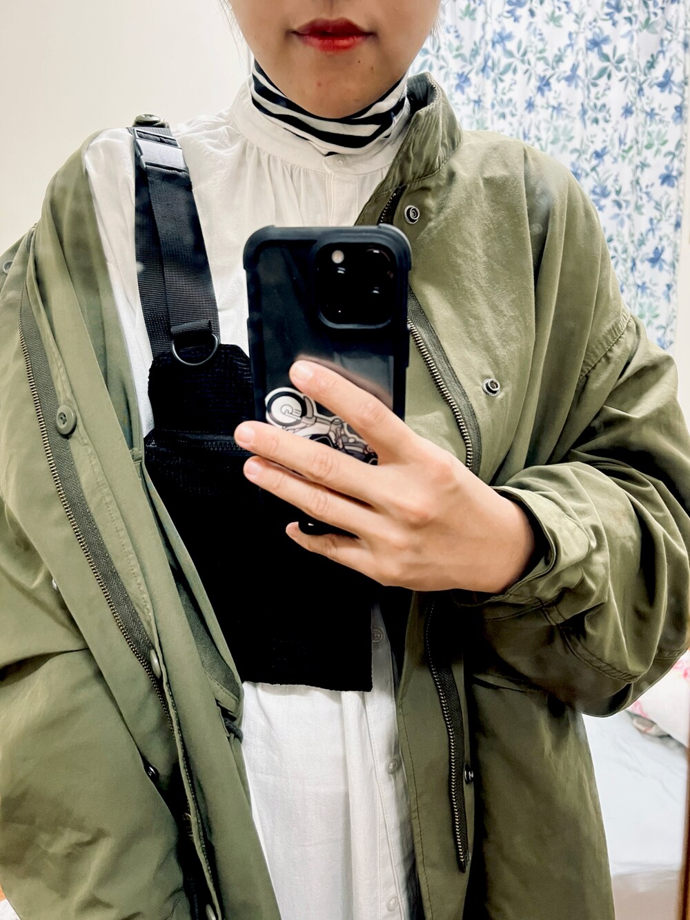 「winter wearing、military jacket」｜「NO.11のアイテム（スーツジャケット、ブラック系）」を使った、April Wuさん（レディース・165cm）の冬コーディネートの1枚目の写真