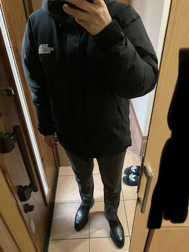 「BEAMS（ビームス）のアイテム（スラックス）」を使った、シロクロパンダさん（メンズ・178cm）の春コーディネート