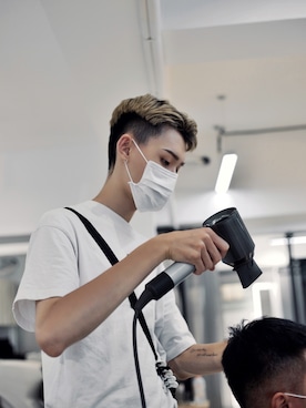 「アイテム（PC・スマホグッズ/家電）」を使った、蔣謙さん（メンズ・183cm・20代）の秋コーディネート