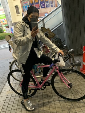 「アイテム（ライダースジャケット、シルバー系）」を使った、アベさん（メンズ・172cm）の春コーディネート
