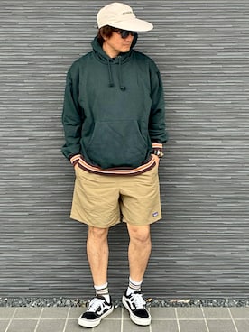 「アイテム（パーカー）」を使った、kimukenさん（メンズ・175cm）の春コーディネート