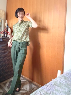 「VINTAGE（ヴィンテージ）のアイテム（シャツ/ブラウス、グリーン系）」を使った、T.Iさん（レディース・166cm）の夏コーディネート