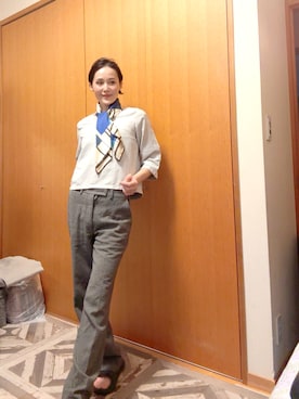 「VINTAGE（ヴィンテージ）のアイテム（スラックス、グレー系）」を使った、T.Iさん（レディース・166cm）の春コーディネート