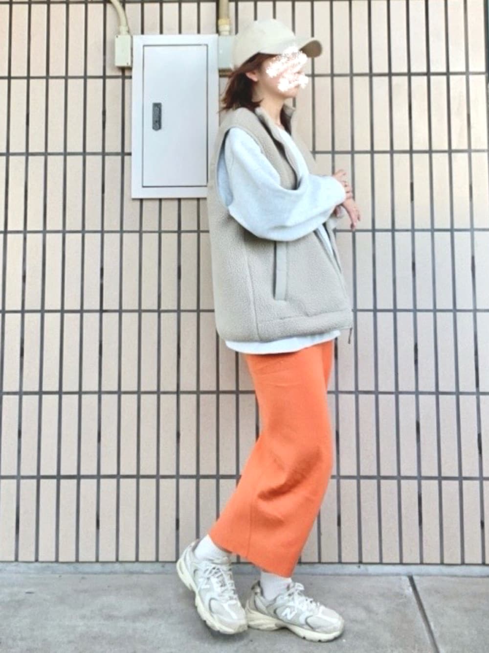 「大人カジュアル、大人かわいい、シンプルコーデ、骨格ストレート、ベスト、大人女子」｜「GUのアイテム（その他アウター、ベージュ系）」を使った、きなまろさん（骨格ストレート・レディース・165cm）の冬コーディネートの1枚目の写真