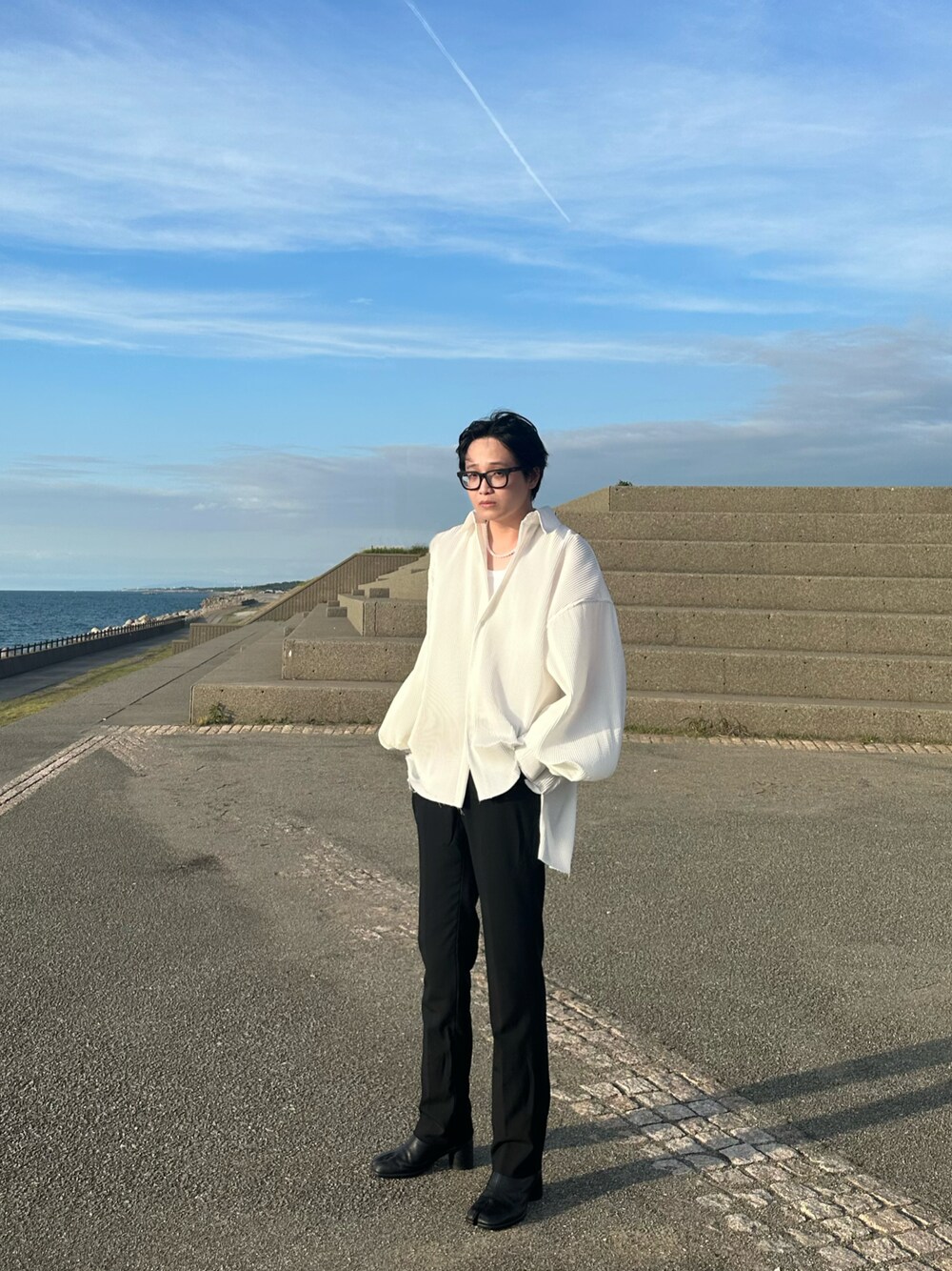 「Maison Martin Margiela、MARGIELA、ISSEY MIYAKE」｜「ISSEY MIYAKEのアイテム（シャツ/ブラウス、ホワイト系）」を使った、Mirさん（メンズ・183cm）の夏コーディネートの1枚目の写真