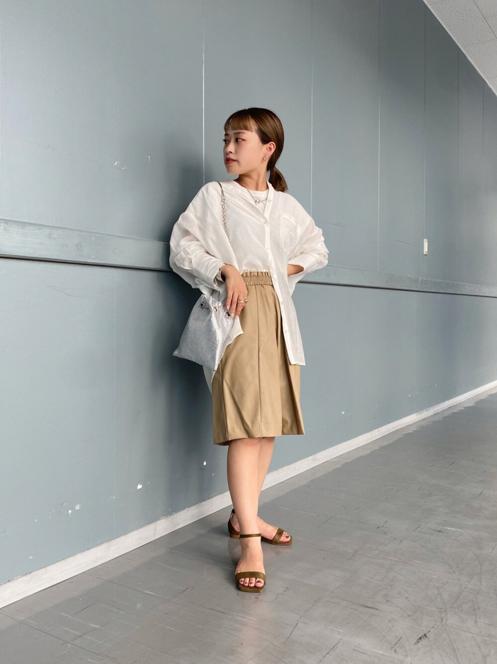 「DouDouのフェイクレザーハーフパンツ（その他パンツ、ベージュ系）」を使った、chisaさん（レディース・148cm）の夏コーディネートの1枚目の写真