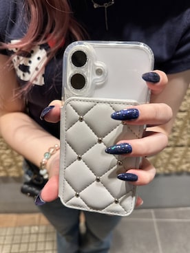 「アイテム（スマホグッズ）」を使った、mfactoryさん（レディース・163cm）の秋コーディネート
