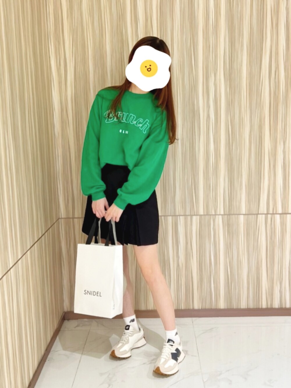 「ootd、snidel、休閒」｜「SNIDELのORGANICSロゴスウェット（スウェット、グリーン系）」を使った、aiさん（レディース・161cm）の秋コーディネートの1枚目の写真