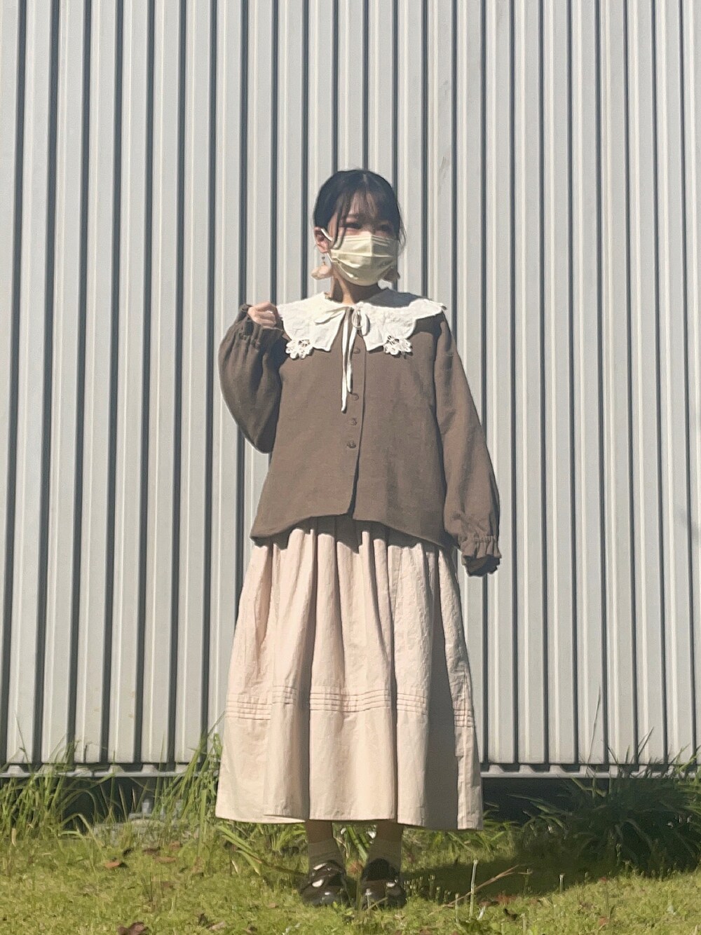 「コート、ワンピース、ワントーンコーデ、ナチュラル、SM2、つけ襟、低身長、ゆるコーデ、studio clip、低身長コーデ、淡色コーデ、サマンサ モスモス(Samansa Mos2)、Samansa Mos2、秋コーデ、おしゃれさんと繋がりたい」｜「Samansa Mos2のカットワークレースワンピース（ワンピース、ホワイト系）」を使った、𝑌𝑢𝑟𝑖さん（レディース・152cm）の秋コーディネートの1枚目の写真