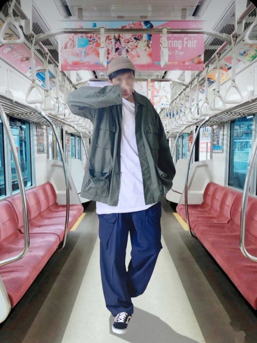 「ミリタリー、ビックシルエット、シンプルコーデ、ゆるコーデ、お洒落さんとつながりたい、だから秋服が好き」｜「ROTHCOの【ROTHCO/ロスコ】オーバーサイズ FATIGUE JKT（ミリタリージャケット、ブラック系）」を使った、ぱぱさん（メンズ・169cm）の秋コーディネートの1枚目の写真