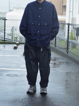 「FreshService（フレッシュサービス）のアイテム（シャツ/ブラウス、ブルー系）」を使った、hasuさん（メンズ・178cm）の秋コーディネート