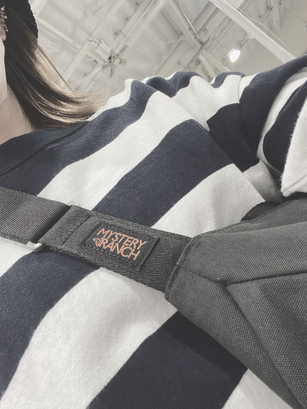 「休日コーデ、シンプルスタイル、カジュアル」｜「INSCRIREのアイテム（Tシャツ/カットソー、ブルー系）」を使った、ariiiさん（レディース・157cm）の秋コーディネートの1枚目の写真