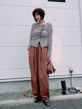 「LOWRYS FARM（ローリーズファーム）のチャームツキミニボストン  592822（ボストンバッグ）」を使った、ほのかりんさん（レディース・166cm）の秋コーディネート