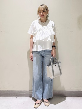 「OPAQUE.CLIP（オペークドットクリップ）の【接触冷感】アシメフリルドッキングカットソー《洗濯機OK》（Tシャツ/カットソー、ホワイト系）」を使った、みきちぃさん（レディース）の夏コーディネート