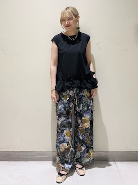 「OPAQUE.CLIP（オペークドットクリップ）の裾フリルドッキングカットソー【洗濯機OK】（Tシャツ/カットソー、ブラック系）」を使った、みきちぃさん（レディース）の夏コーディネート