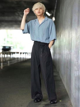 「kutir（クティール）のアイテム（トップス）」を使った、中岡 圭さん（メンズ・168cm）の夏コーディネート