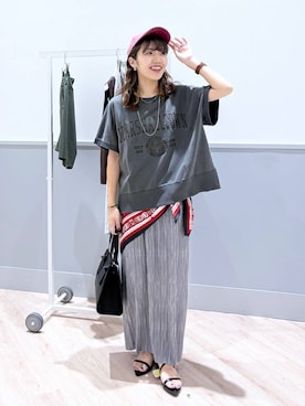 「アイテム（バンダナ/スカーフ、レッド系）」を使った、ぷーのさん（レディース・155cm）の秋コーディネート