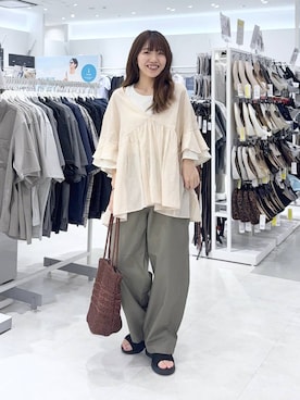 「GLOBAL WORK（グローバルワーク）のGOODチノベイカーパンツ/638528（その他パンツ、グリーン系）」を使った、ぷーのさん（レディース・155cm）の春コーディネート