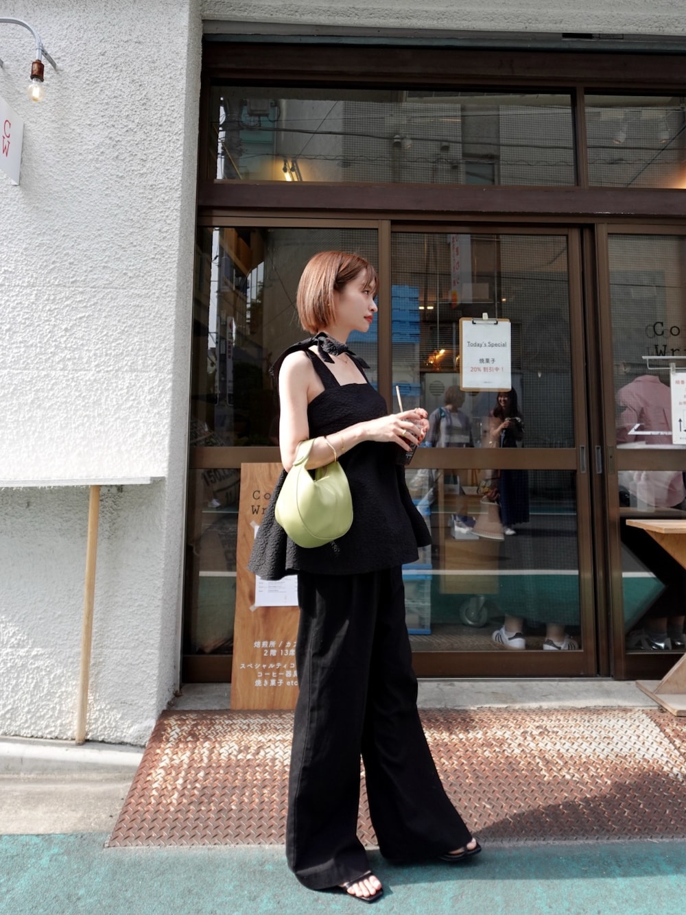 「レイヤードスタイル、サンダル、ゆるコーデ、きれいめカジュアル、ブラック、大人かわいい、夏コーデ」｜「ORiental TRafficの【ZOZOTOWN限定】ナローストラップヒールサンダル/31292（サンダル、ゴールド系）」を使った、yuri.さん（レディース・150cm）の夏コーディネートの1枚目の写真